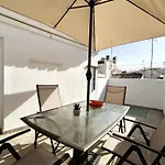 Charming House In Old Town • Angie's Nest אסטפונה