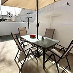 בית אירוח Charming House In Old Town • Angie's Nest