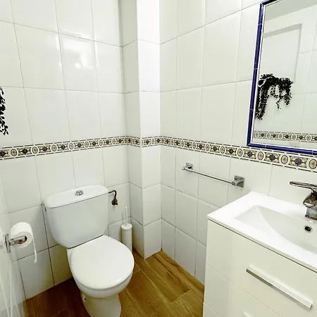 Charming House In Old Town • Angie's Nest בית אירוח