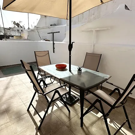 Charming House In Old Town • Angie's Nest בית אירוח אסטפונה